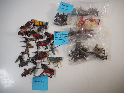 Lot 333 - A large quantity of vintage diecast soldiers,...