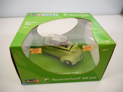 Lot 367 - A pair of REVELL 1:18 scale diecast bubble...