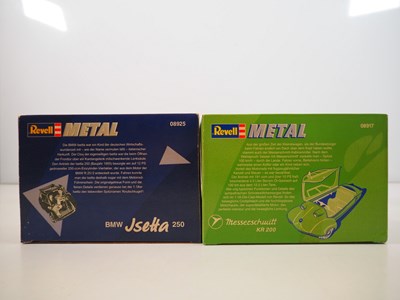 Lot 367 - A pair of REVELL 1:18 scale diecast bubble...