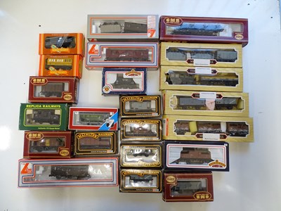 Lot 269 - A group of wagons comprising some RTR and some...