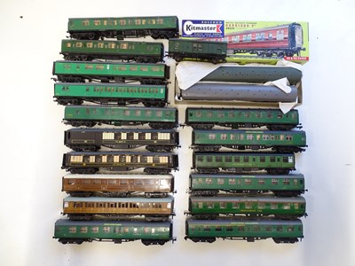 Lot 270 - A group of mostly kitbuilt coaches in various...