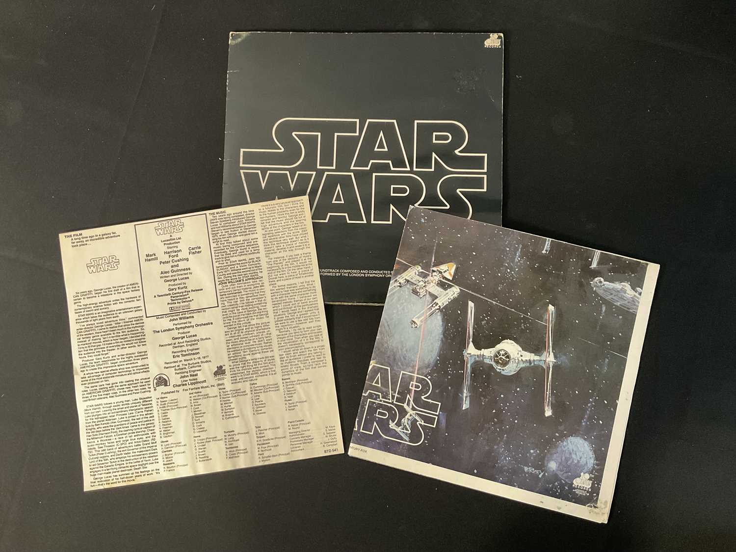 Lot 809 - An original STAR WARS (1977) soundtrack LP...