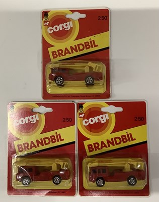Lot 497 - CORGI Juniors #250 Brandbil fire engines...