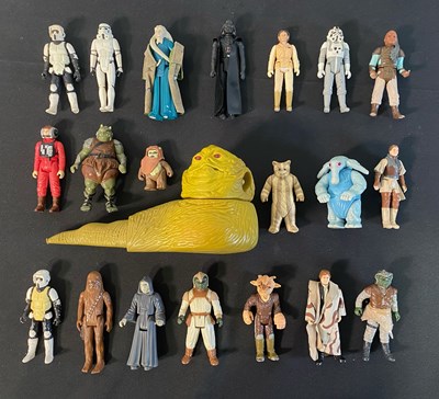Lot 695 - STAR WARS: A group of loose original Kenner /...