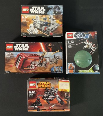 Lot 678 - A group of STAR WARS Lego to include Rey's...