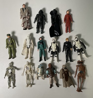 Lot 671 - A group of 16 loose and unboxed STAR WARS...