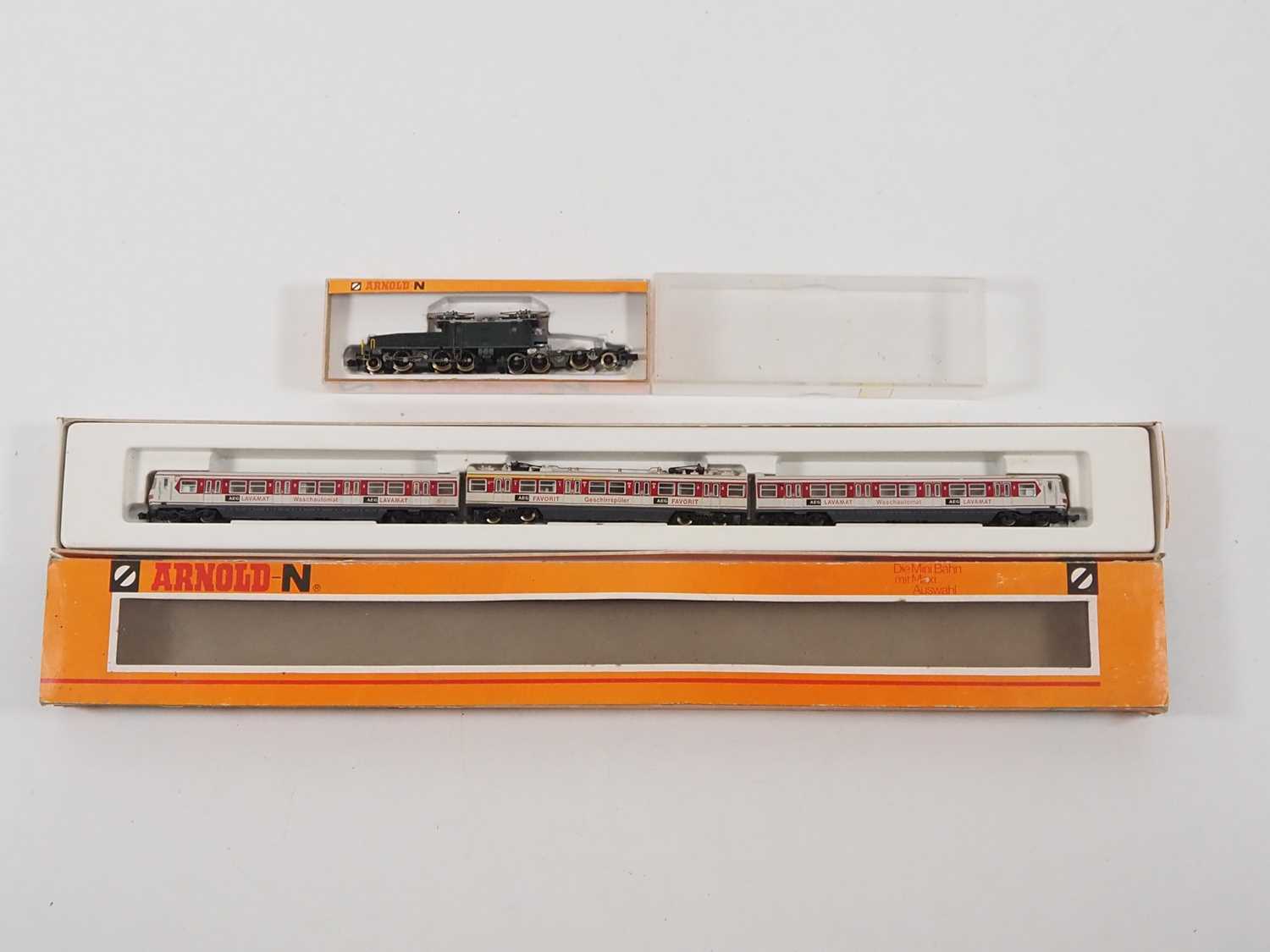 Lot 2 - ARNOLD - An N gauge 2950 3-car German outline...