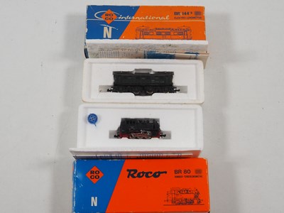 Lot 5 - ROCO - A pair of N gauge German outline...