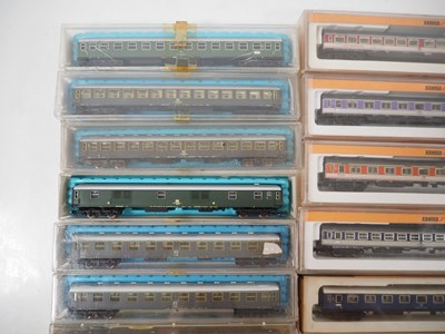 Lot 6 - A group of N gauge boxed and unboxed German...