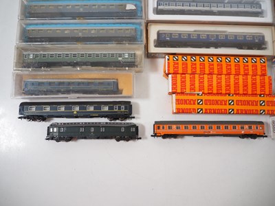 Lot 6 - A group of N gauge boxed and unboxed German...