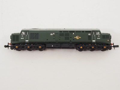 Lot 10 - N gauge diesel and steam locomotives...