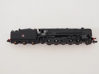 Lot 10 - N gauge diesel and steam locomotives...