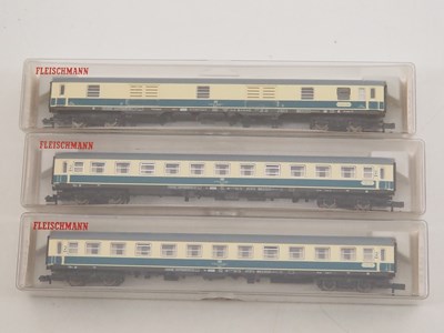 Lot 22 - N gauge German outline coaches in various DB...