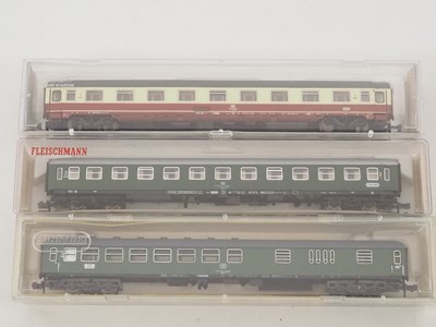 Lot 22 - N gauge German outline coaches in various DB...
