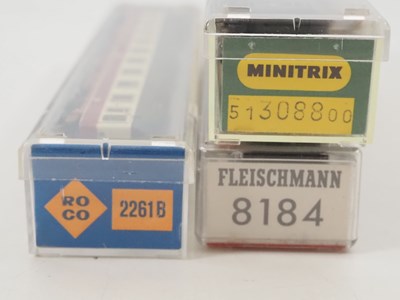 Lot 22 - N gauge German outline coaches in various DB...