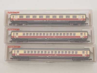 Lot 23 - FLEISCHMANN - N gauge German outline coaches...