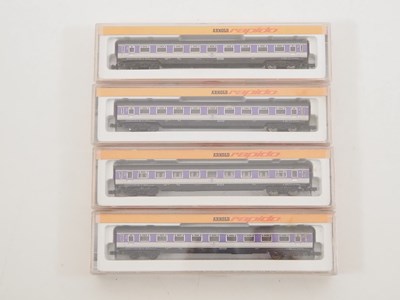 Lot 24 - ARNOLD - N gauge German outline coaches in DB...