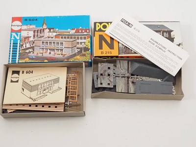 Lot 26 - A quantity of vintage N gauge kits by POLA and...