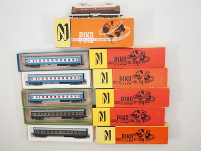 Lot 31 - PIKO - N gauge Soviet Union outline electric...