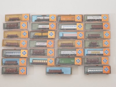 Lot 38 - ROCO - N gauge German outline wagons - VG in...
