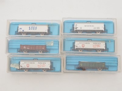 Lot 39 - N gauge - German outline wagons by ROCO,...