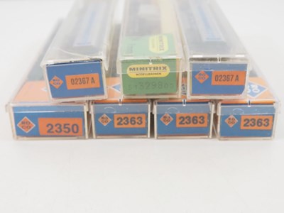 Lot 39 - N gauge - German outline wagons by ROCO,...