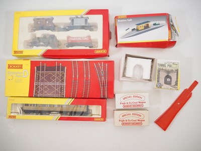 Lot 70 - HORNBY - OO gauge steam freight train pack...