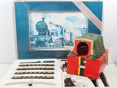 Lot 74 - A HORNBY OO gauge 'Silver Jubilee Pullman'...