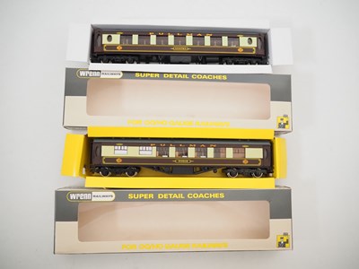 Lot 83 - WRENN OO gauge Pullman coaches comprising...