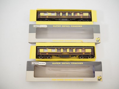 Lot 108 - WRENN OO gauge Pullman coaches comprising...