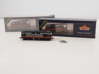 Lot 177 - A pair of MURPHY MODELS by BACHMANN Irish...