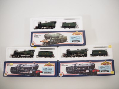 Lot 243 - A group of BACHMANN OO gauge Western Region...