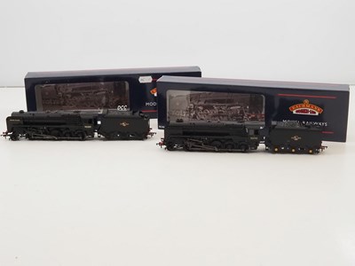 Lot 265 - A pair of BACHMANN OO gauge Class 9F steam...