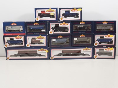 Lot 369 - A mixed group of BACHMANN OO gauge wagons of...
