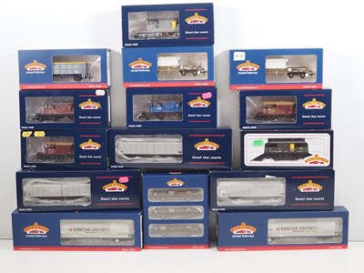 Lot 417 - A group of BACHMANN OO gauge modern image...
