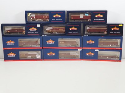 Lot 418 - A group of BACHMANN OO gauge bogie wagons to...