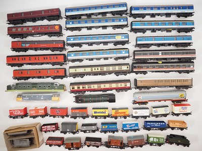 Lot 441 - A large quantity of unboxed OO gauge passenger...