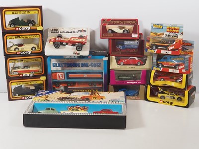 Lot 542 - A large group of mostly boxed diecast cars by...