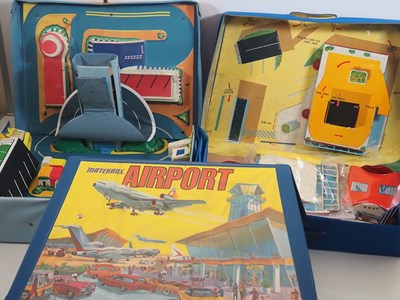 Lot 571 - A group of early 1970s MATCHBOX vinyl carry...