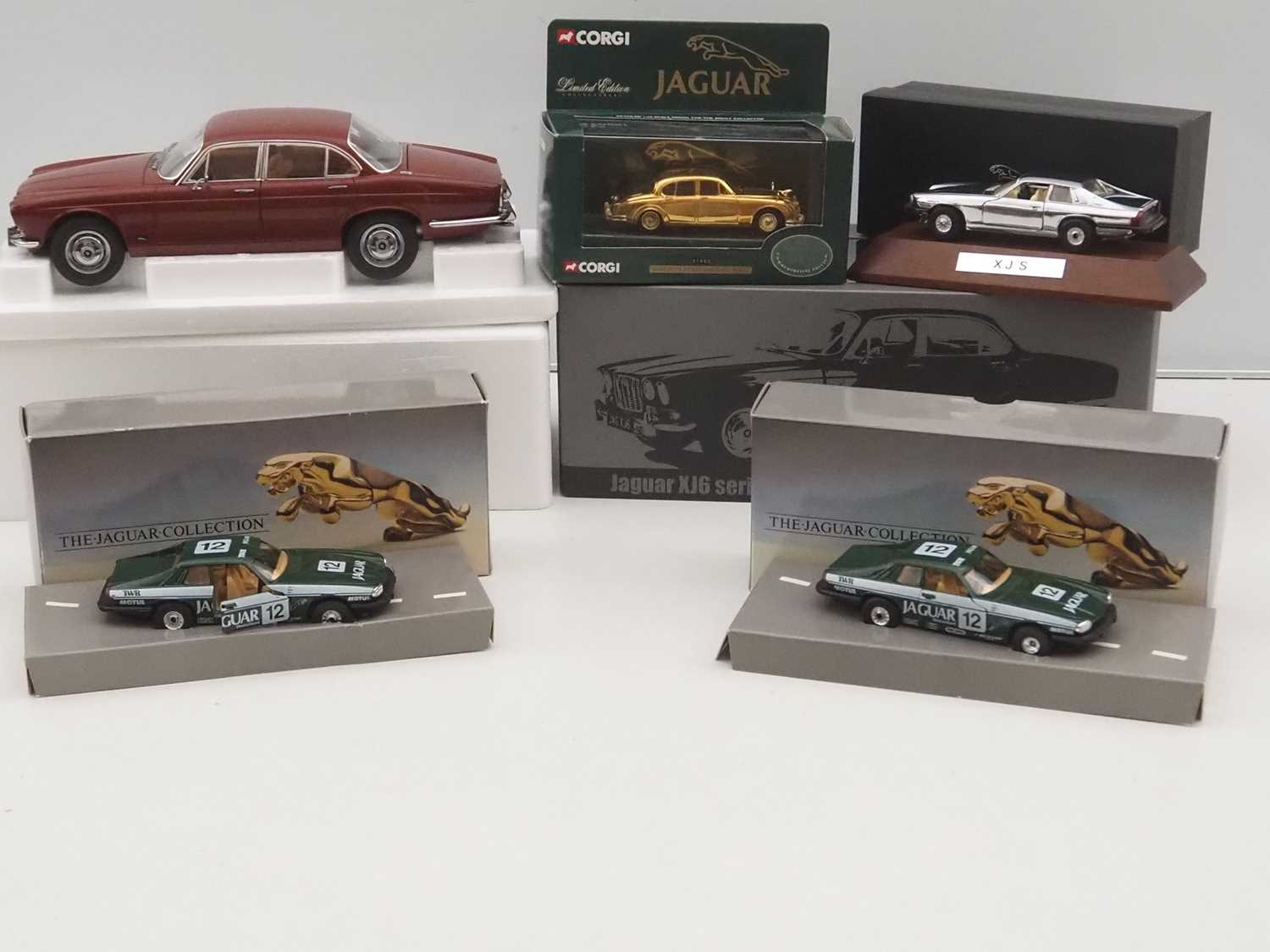 Lot 680 - A PARAGON MODELS 1:18 scale diecast Jaguar XJ6...