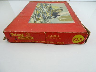 Lot 290 - A TRI-ANG R3.R clockwork goods starter train...