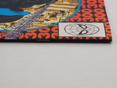 Lot 7 - AMAZING SPIDER-MAN #300 - (1988 - MARVEL) -...
