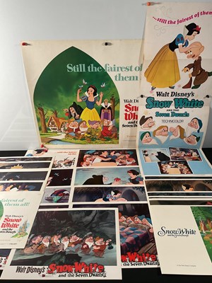 Lot 365 - SNOW WHITE AND THE SEVEN DWARFS (1937) A group...