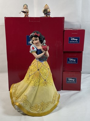 Lot 413 - WALT DISNEY SHOWCASE COLLECTION - Large Snow...