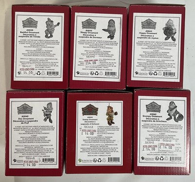 Lot 413 - WALT DISNEY SHOWCASE COLLECTION - Large Snow...