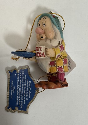 Lot 413 - WALT DISNEY SHOWCASE COLLECTION - Large Snow...