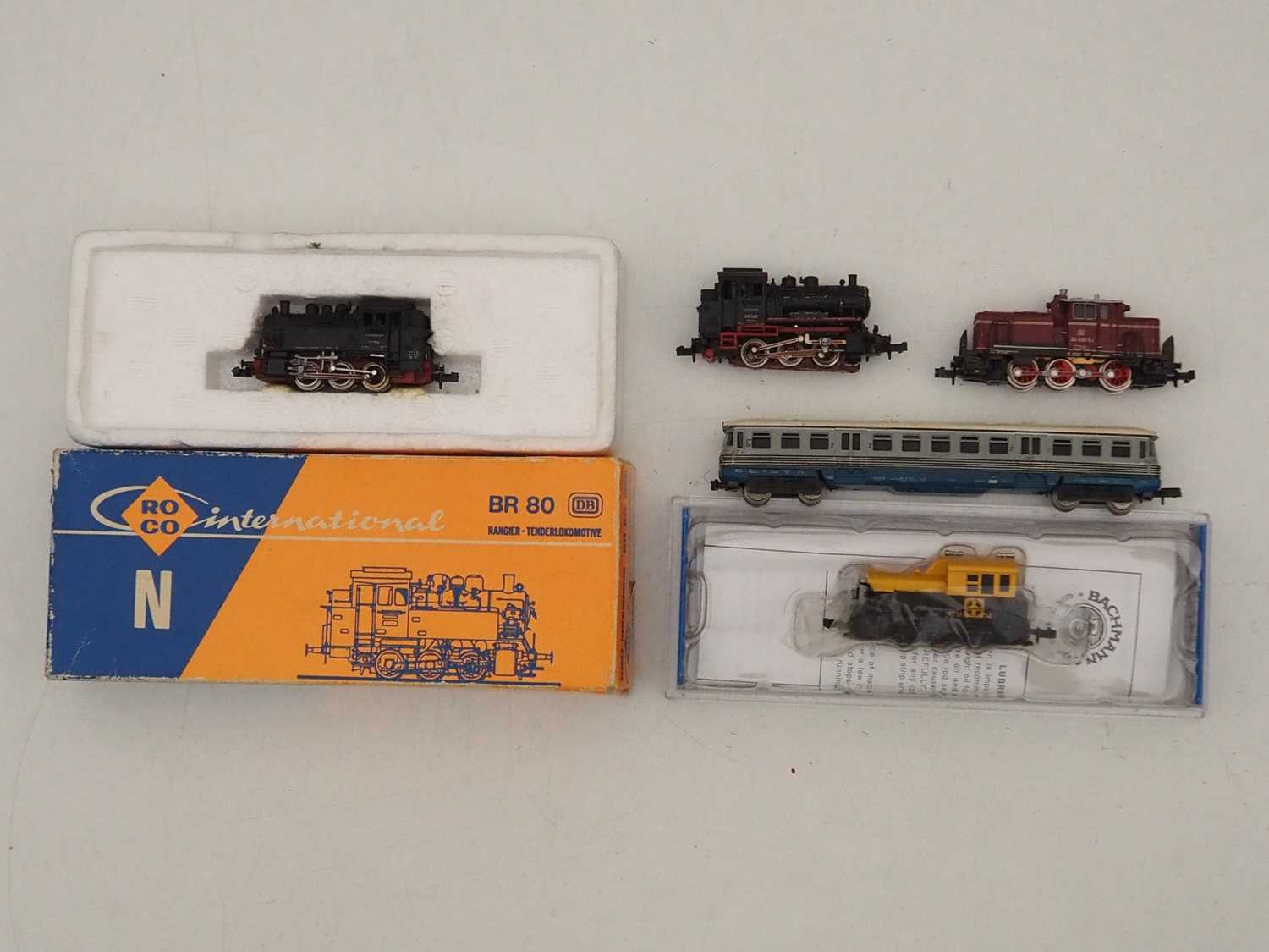 Lot 12 - A group of European and American outline N...