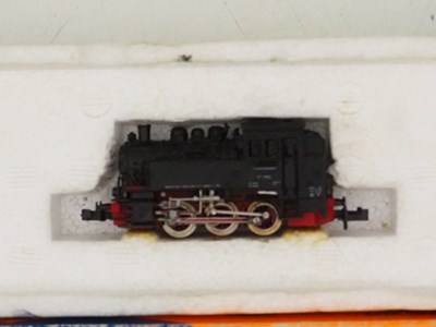 Lot 12 - A group of European and American outline N...