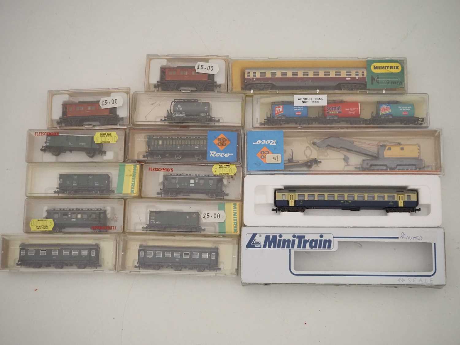 Lot 13 - A group of N gauge European outline rolling...