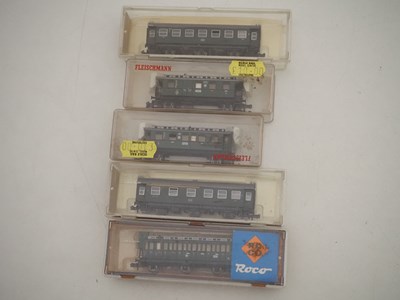 Lot 13 - A group of N gauge European outline rolling...